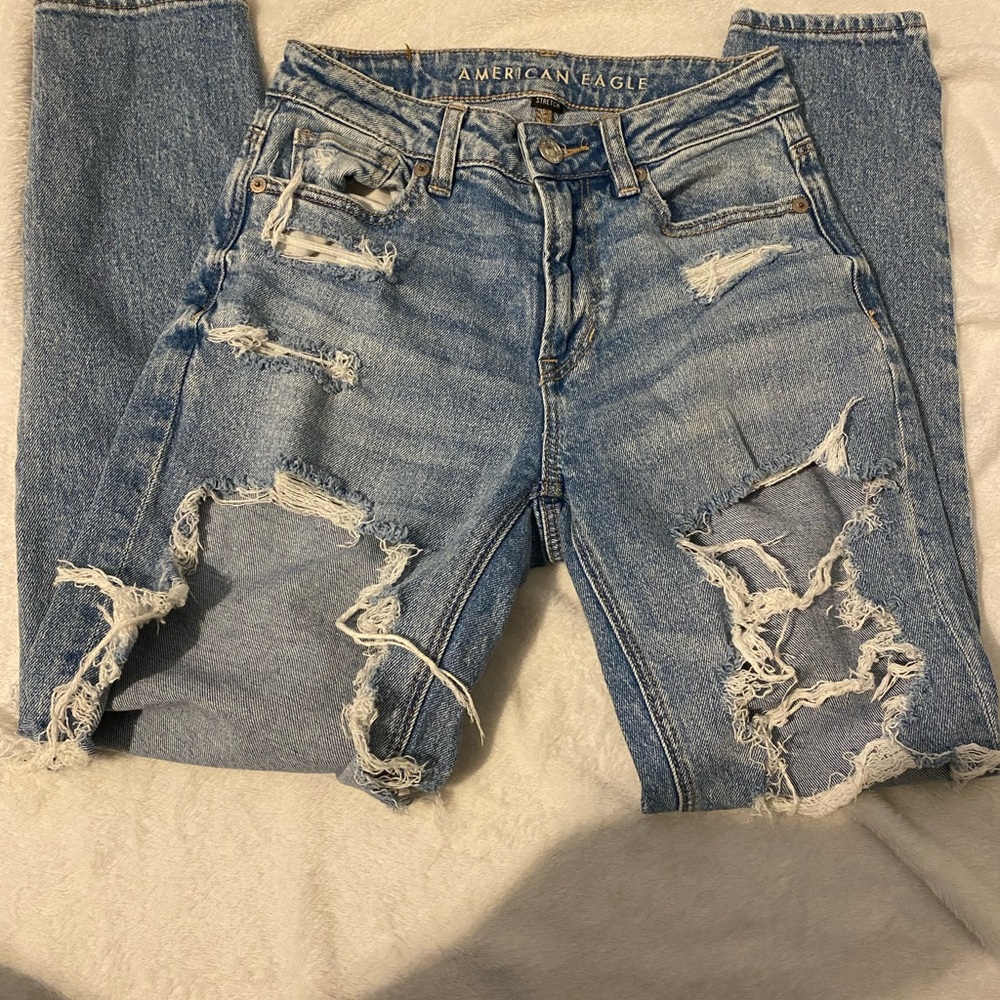 American Eagle Distressed Blue Jeans